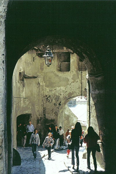 Intrarea sub Turnul cu Ceas - rovingrom